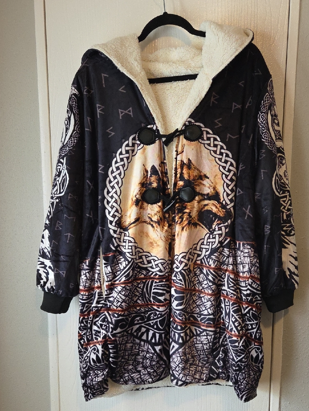 Source Unknown Black and Cream Viking Wolf Sherpa-Lined Cardigan